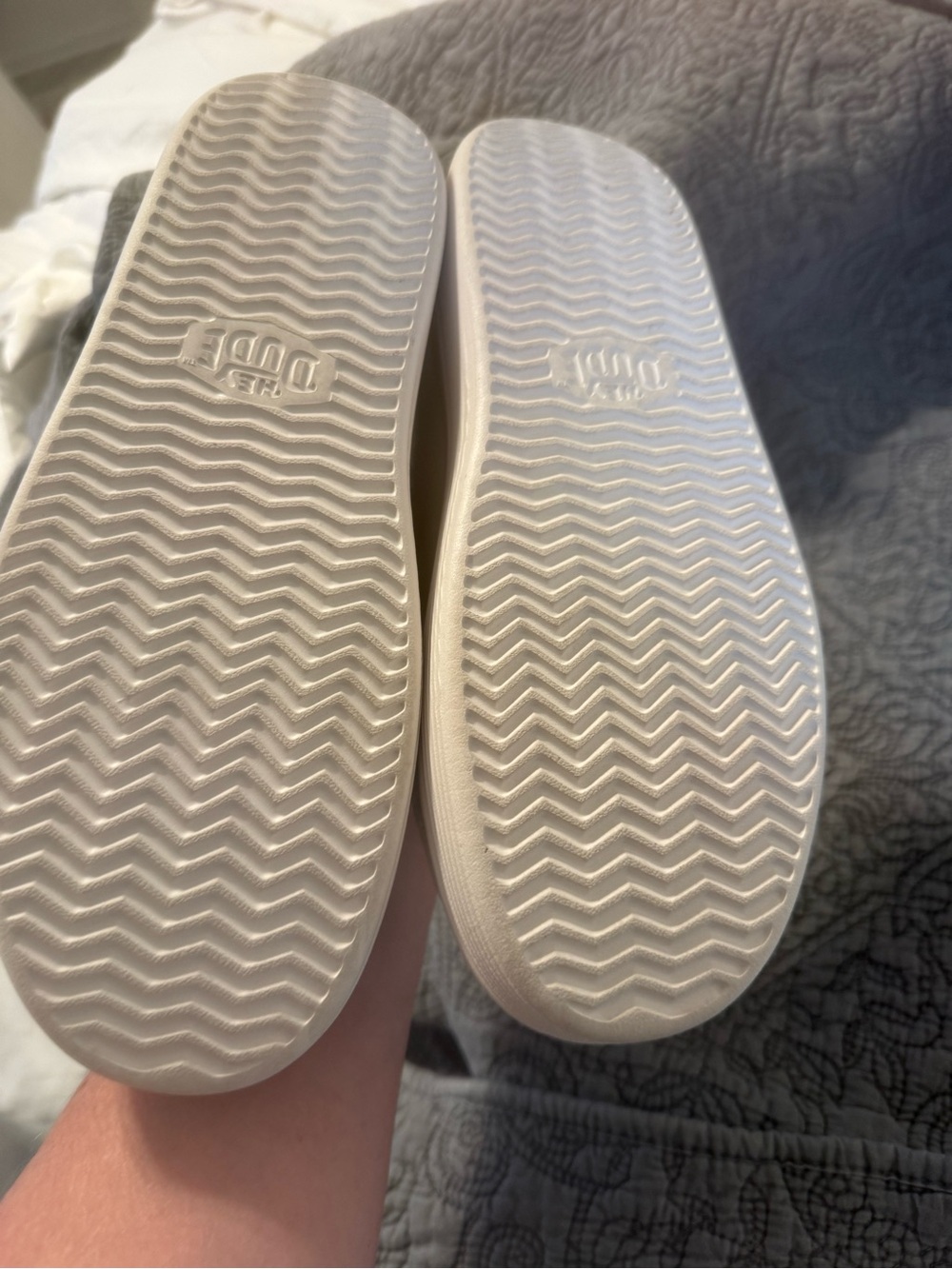 Hey Dude Women’s Slip-On Loafers in Off-White - Picture 3 of 4